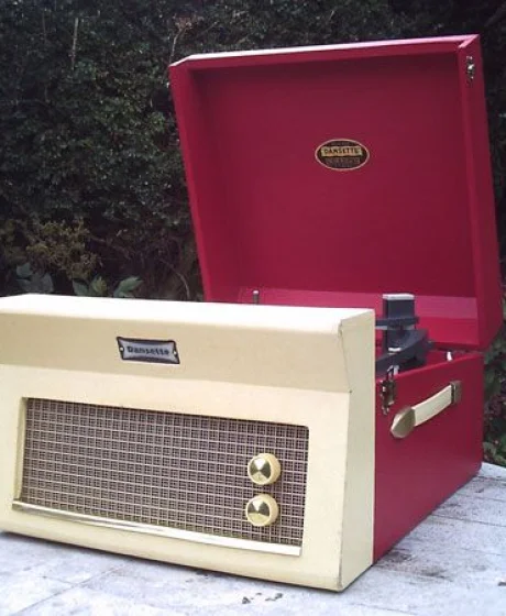 Collector's Antique Mahogany Heritage Gramophone